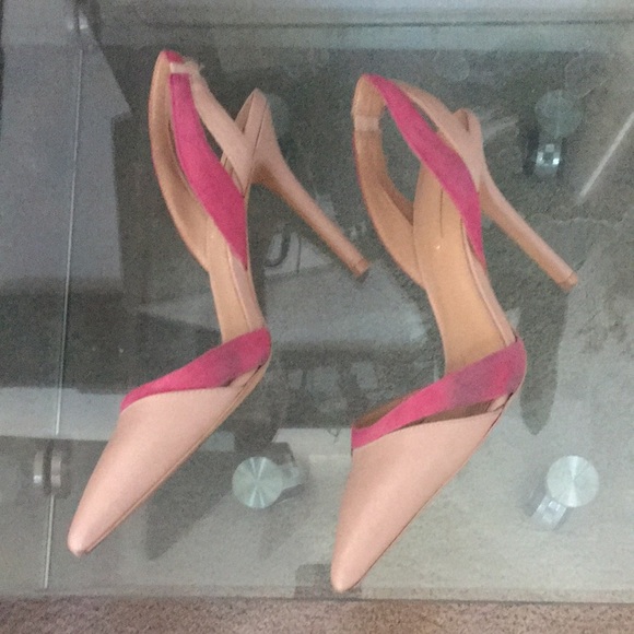 BCBGMAXAZRIA-Beautiful fuchsia and light pink heels! - Picture 3 of 4
